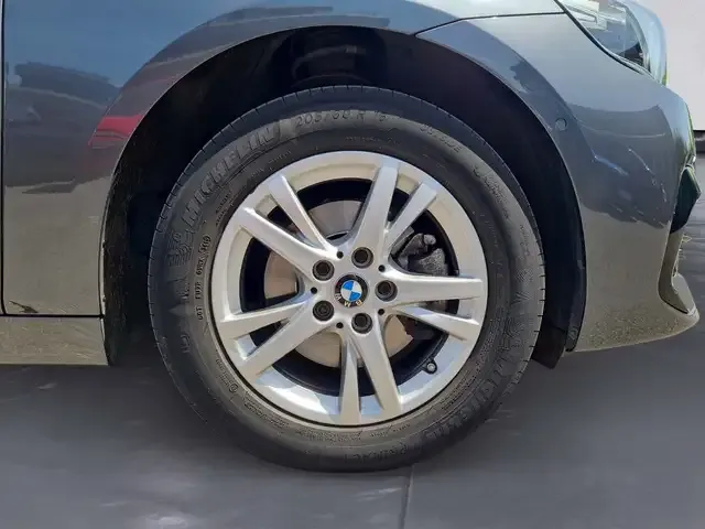 BMW 216