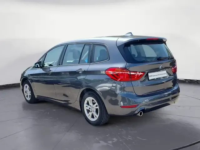BMW 216
