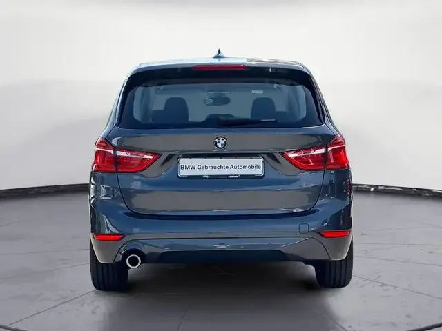 BMW 216