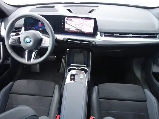 BMW iX1