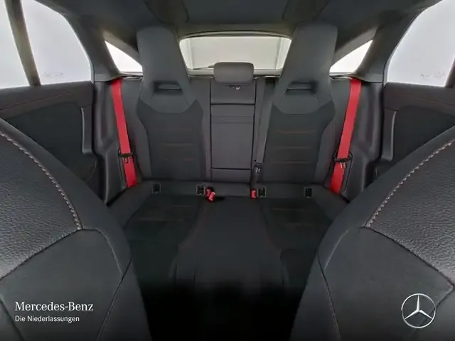 Mercedes-Benz CLA 35 AMG