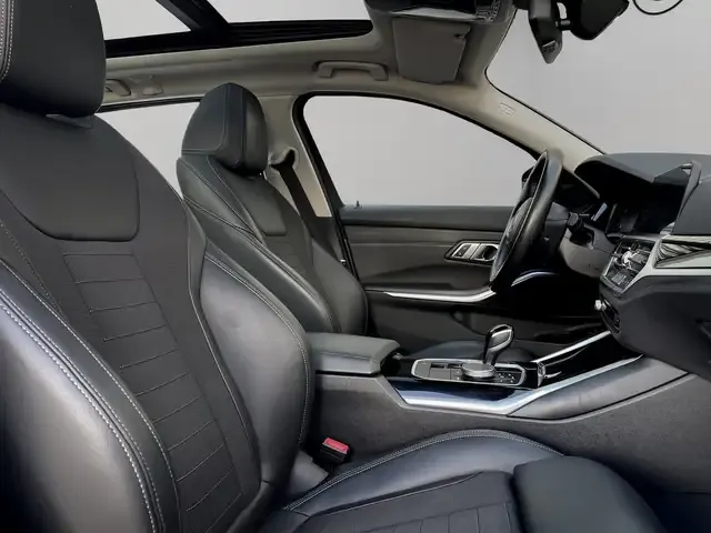 BMW 330