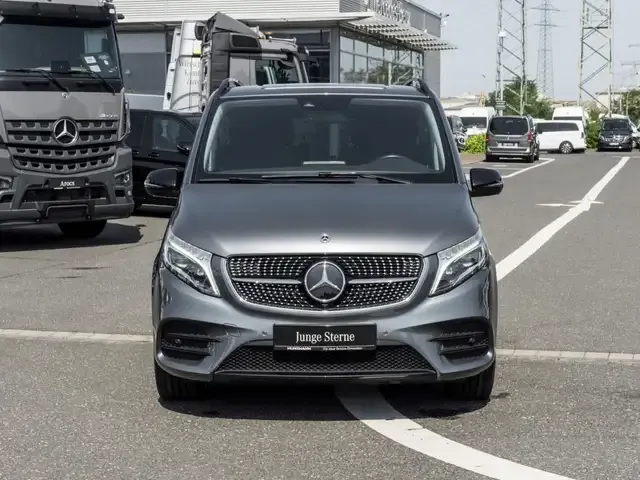 Mercedes-Benz V 250