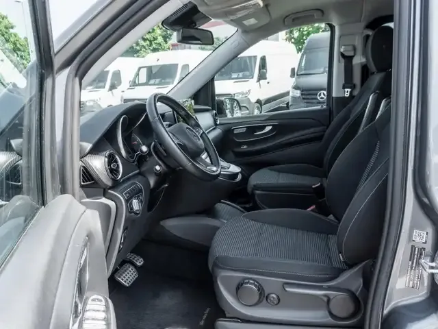 Mercedes-Benz V 250