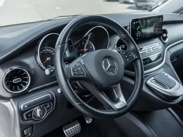 Mercedes-Benz V 250