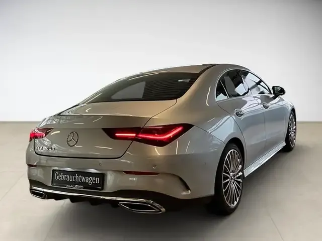 Mercedes-Benz CLA 200