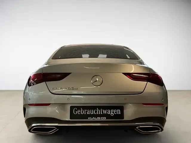 Mercedes-Benz CLA 200