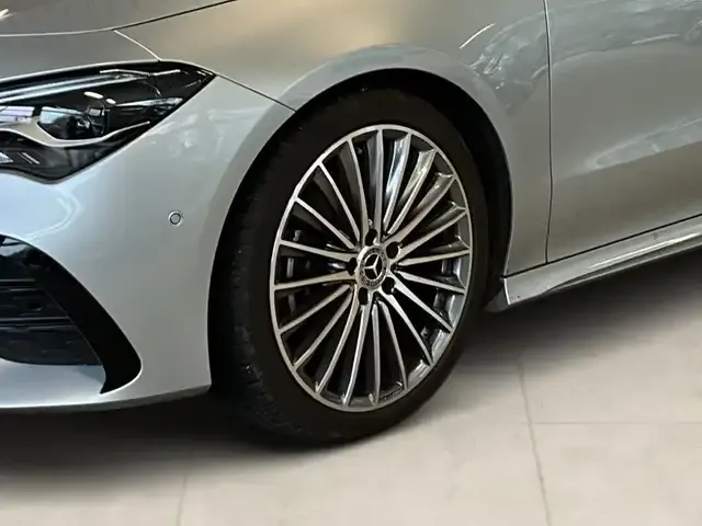 Mercedes-Benz CLA 200