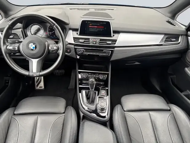 BMW 225