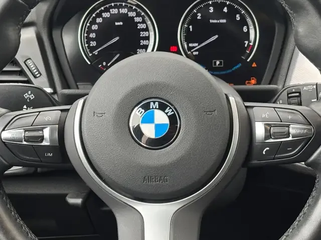 BMW 225