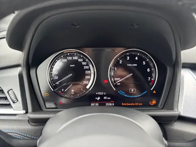 BMW 225