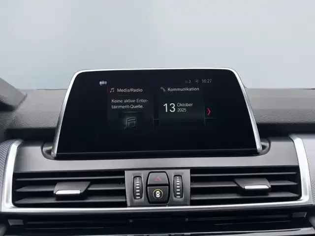 BMW 225