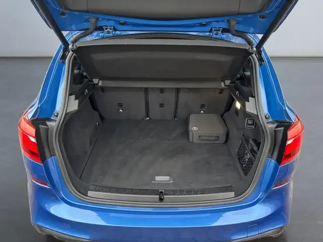 BMW 225