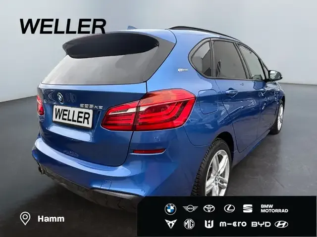 BMW 225