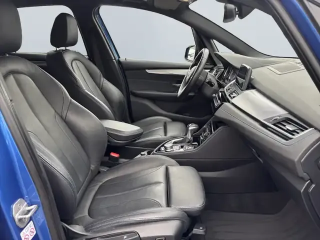 BMW 225
