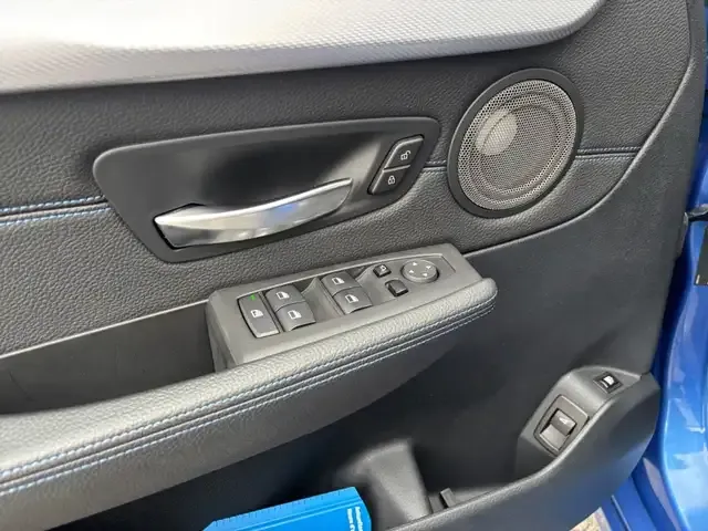 BMW 225