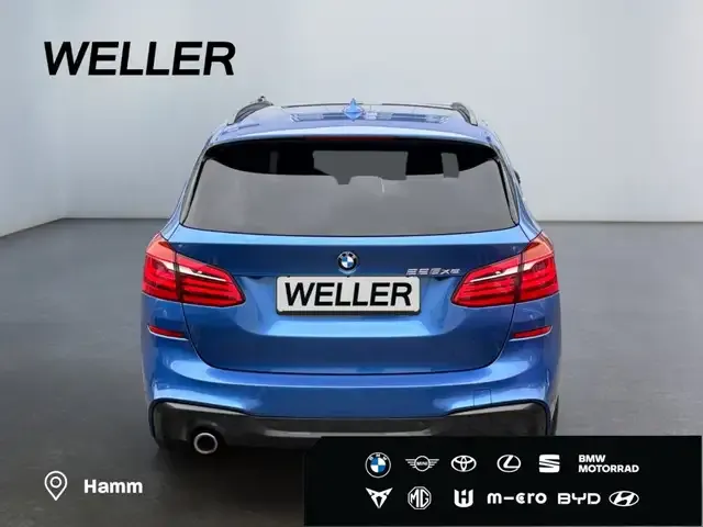 BMW 225