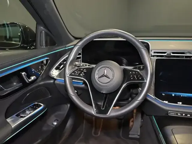 Mercedes-Benz E 300