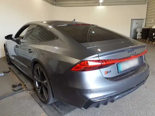 Audi S7