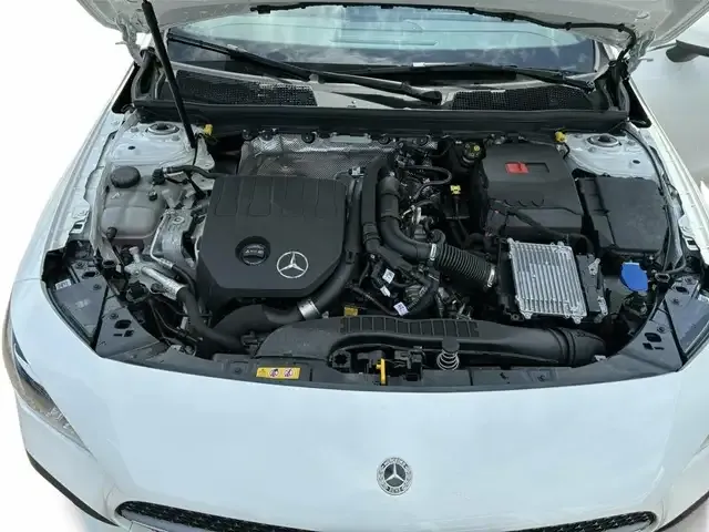 Mercedes-Benz CLA 200