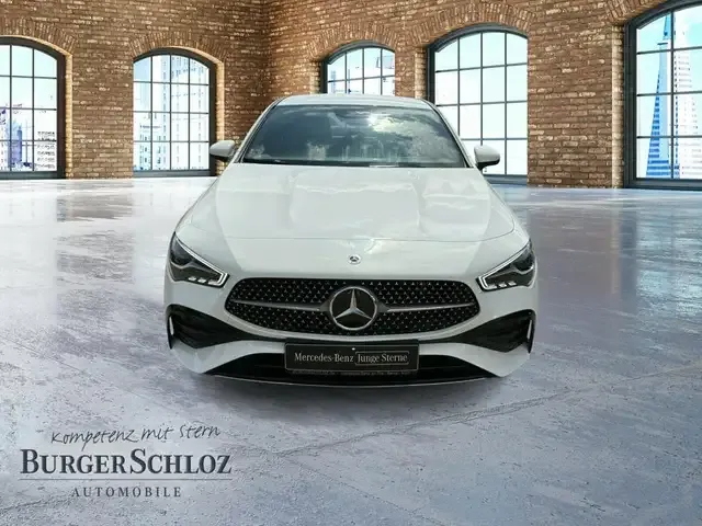 Mercedes-Benz CLA 200
