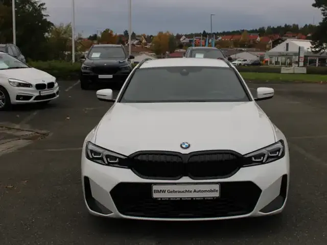BMW 330