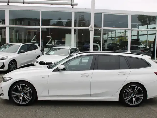 BMW 330