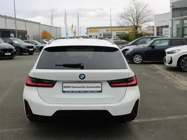 BMW 330