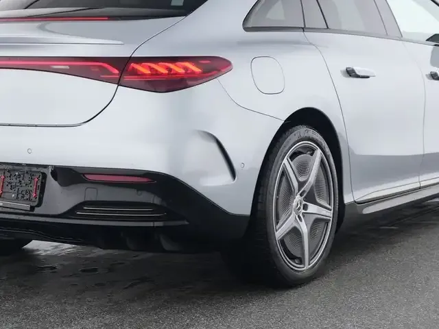 Mercedes-Benz EQE 300