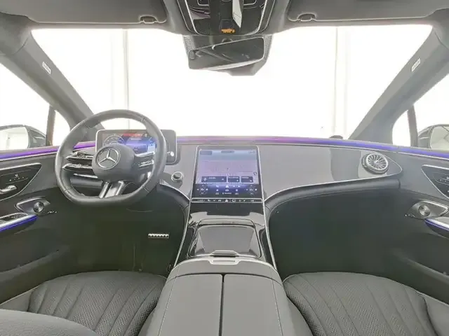 Mercedes-Benz EQE 300