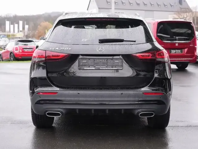 Mercedes-Benz GLA 250