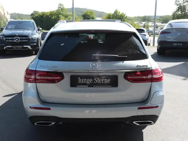 Mercedes-Benz E 300