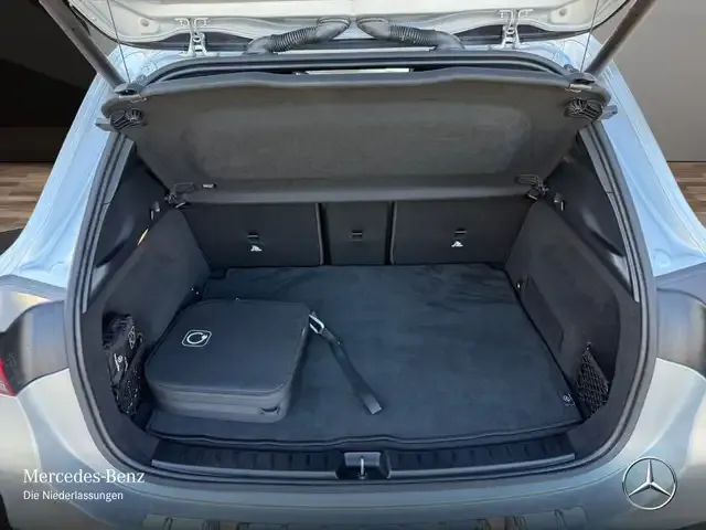 Mercedes-Benz EQA 300
