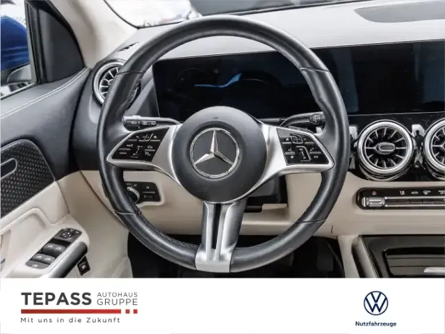 Mercedes-Benz GLA 220