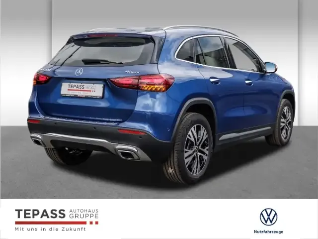 Mercedes-Benz GLA 220