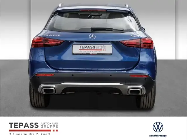 Mercedes-Benz GLA 220