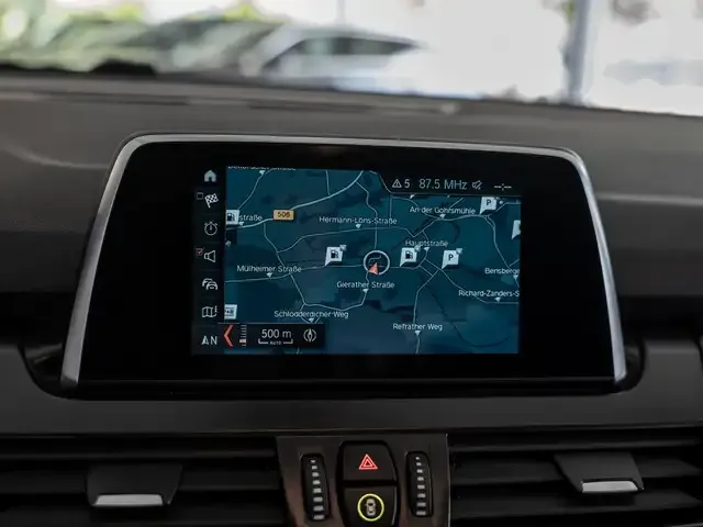 BMW 218