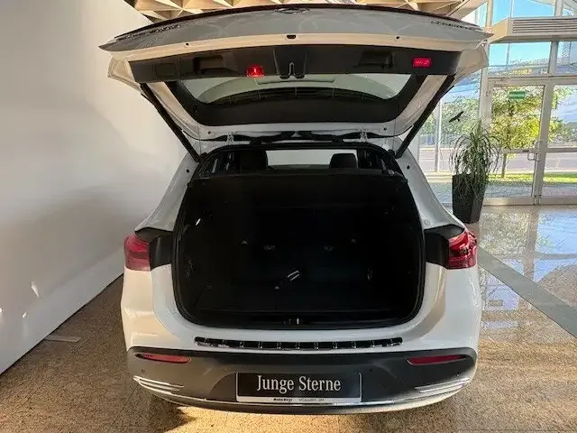 Mercedes-Benz EQA 300