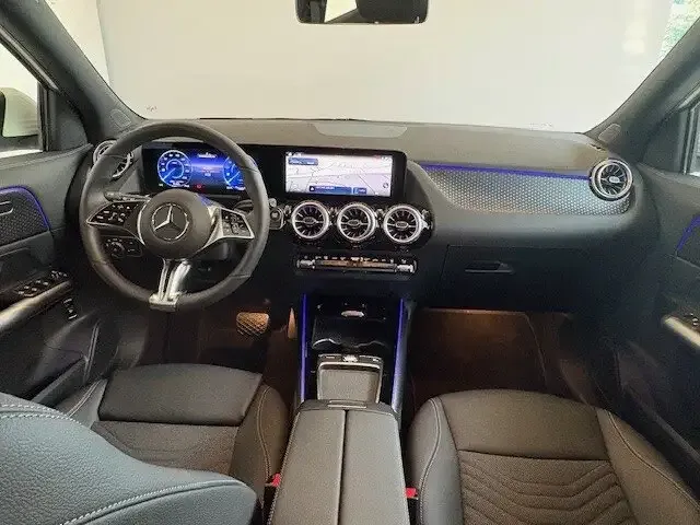 Mercedes-Benz EQA 300