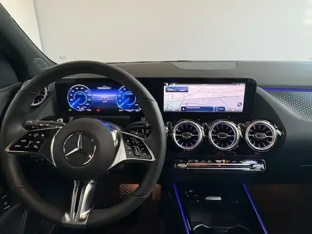 Mercedes-Benz EQA 300