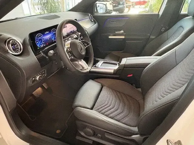 Mercedes-Benz EQA 300