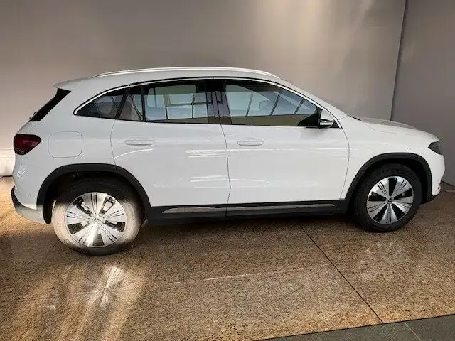Mercedes-Benz EQA 300
