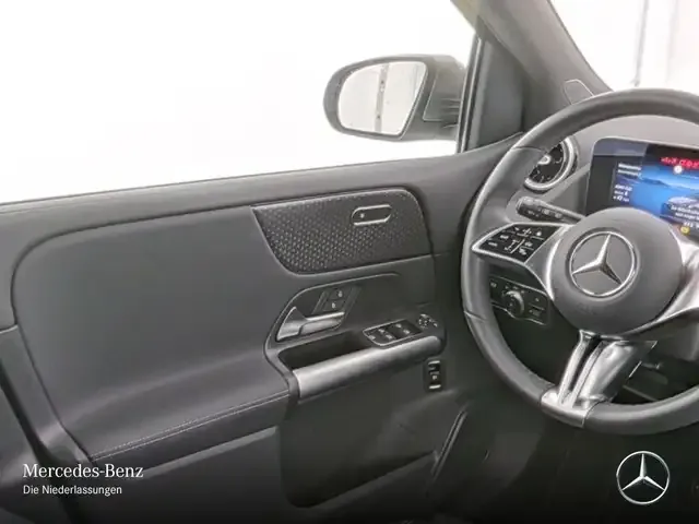 Mercedes-Benz B 220