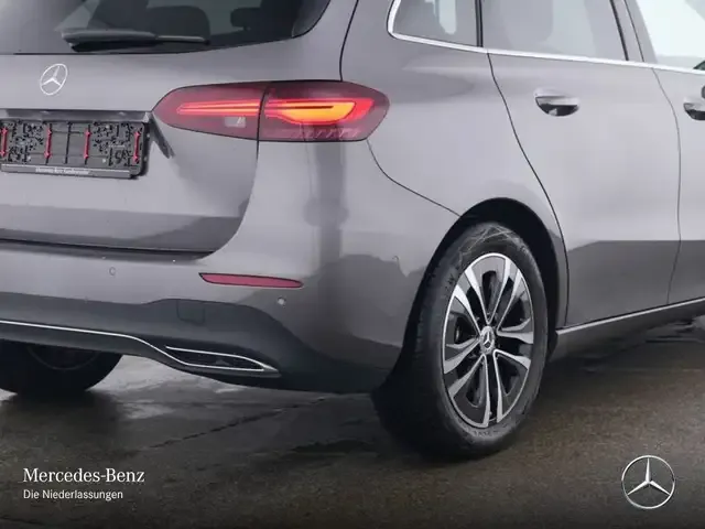 Mercedes-Benz B 220