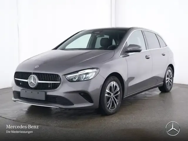 Mercedes-Benz B 220