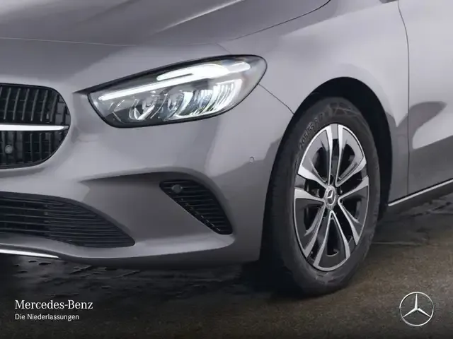 Mercedes-Benz B 220