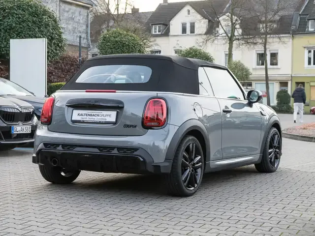 MINI Cooper Cabrio