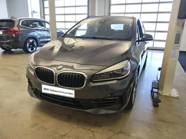BMW 218