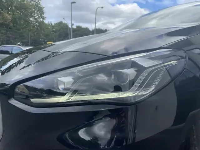 BMW 225