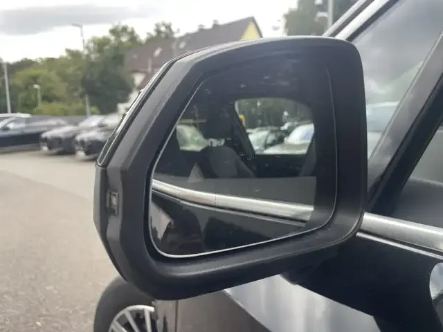 BMW 225